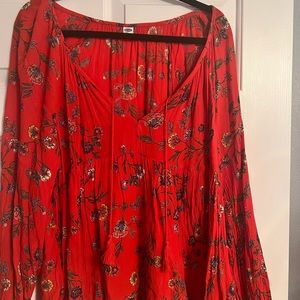 Lightweight, empire waist, long sleeve crinkle shirt